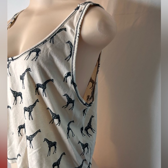 Forever 21 Cropped Cream and Black Giraffe Print Tank Top Sleeveless Size L - Picture 4 of 11